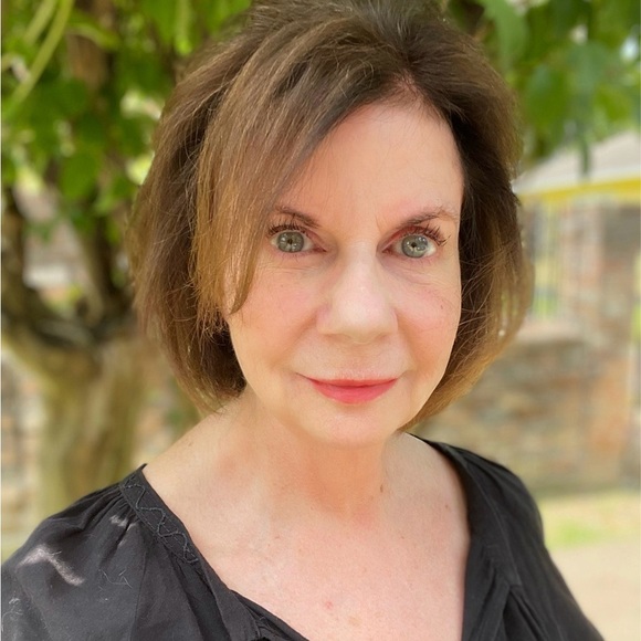 Meet your Posher, Susan - Picture 2 of 2